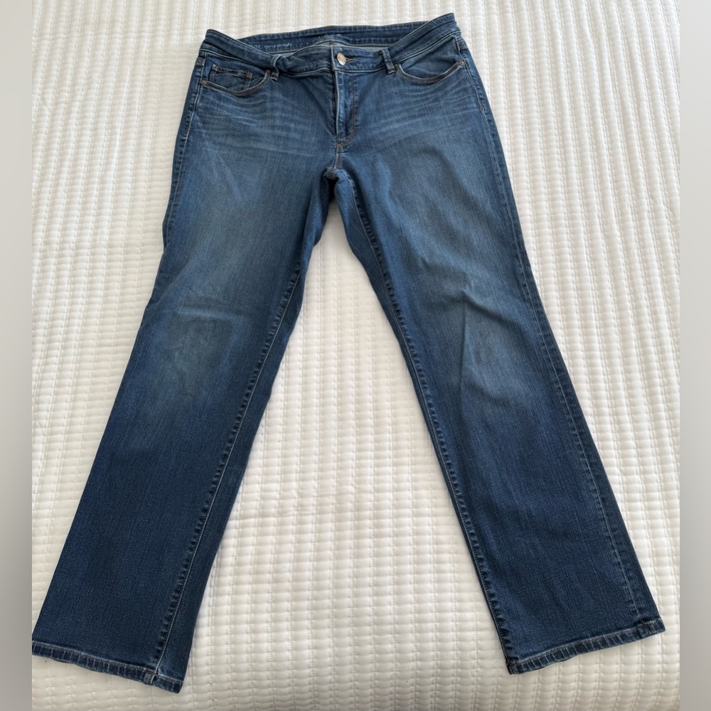 LOFT Women's Curvy Straight Leg Jeans